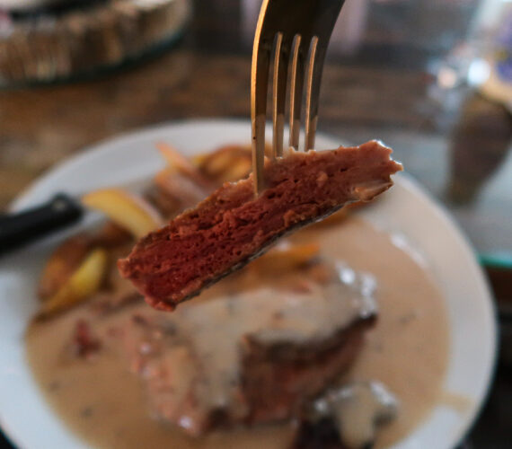 Planted steak: vegan review & smaaktest