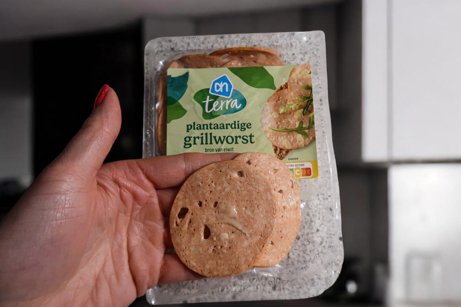 Plantaardige grillworst met kaas