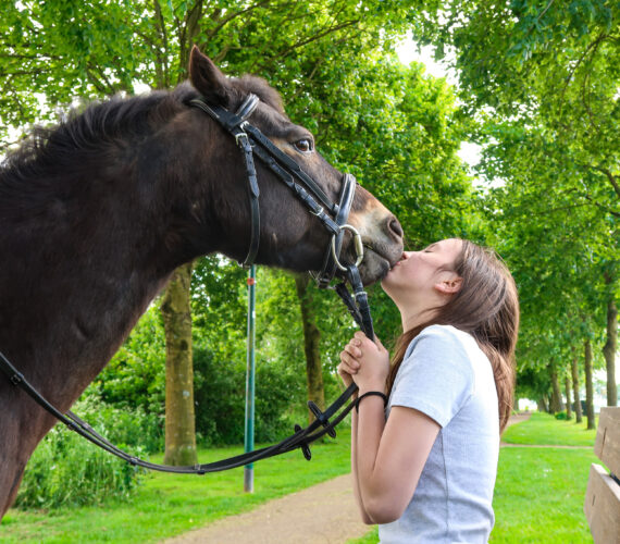 Chelsey stopt met rijden op James