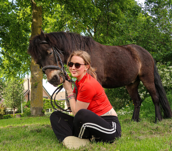 Chelsey stopt met rijden op James